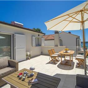 6 Bedroom Beachfront Villa with Heated Pool near Vela Luka on Korcula Island, Sleep 12